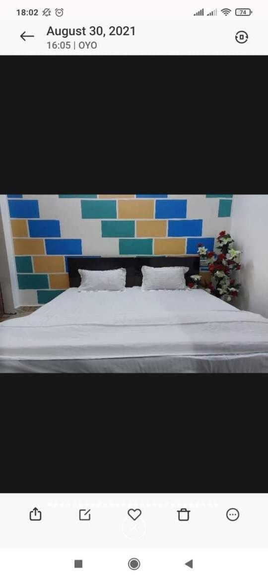 Oyo Hotel Hastinapur Palace Мирут Екстериор снимка